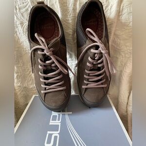 Dansko Paisley Women’s Brown Waterproof Hiking Vibram Shoes Size 40 US 9.5-10